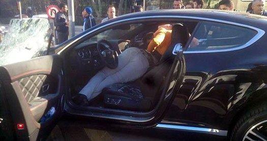 Sarıyer'de bir kişi otomobili içinde öldürüldü