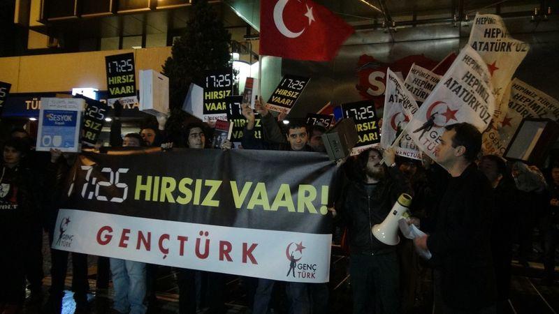 Hırsızlık protestosu yapanlar hırsızlıktan sabıkalı çıktı