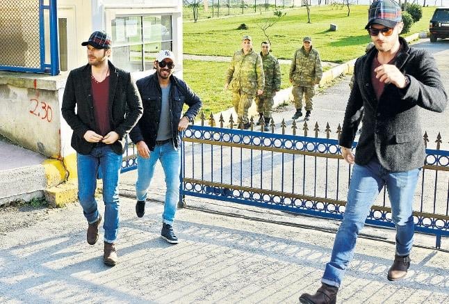 Kıvanç Tatlıtuğ tezkere aldı