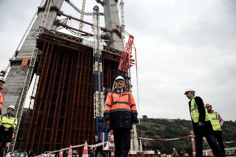 3. Köprü'nün ilk tabliyesi yerleştirildi