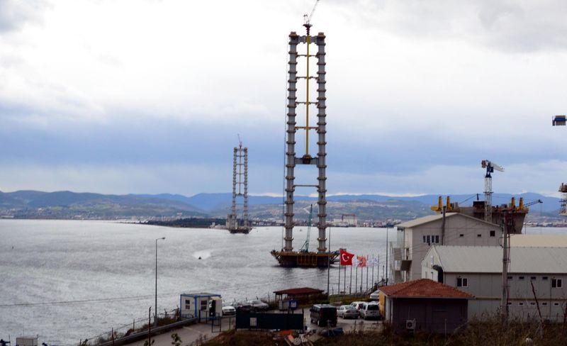 Körfez Köprüsü'nün ayakları 252 metreye ulaştı