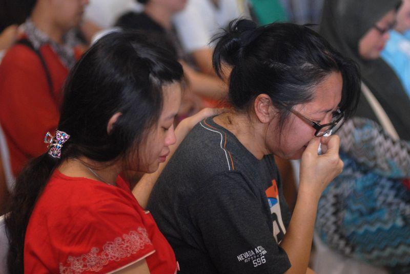 Kaybolan AirAsia uçağını arama kurtarma çalışmaları