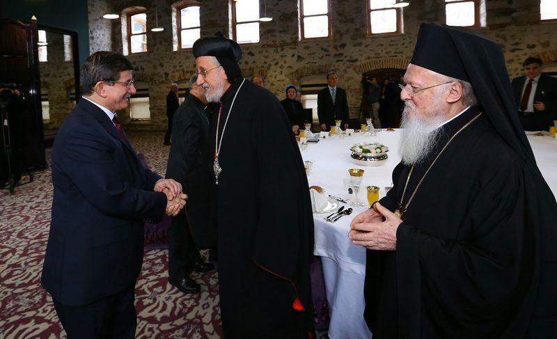 Başbakan Davutoğlu azınlık temsilcilerine hitap etti