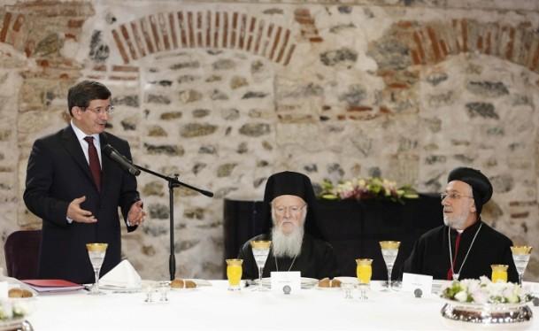 Başbakan Davutoğlu azınlık temsilcilerine hitap etti
