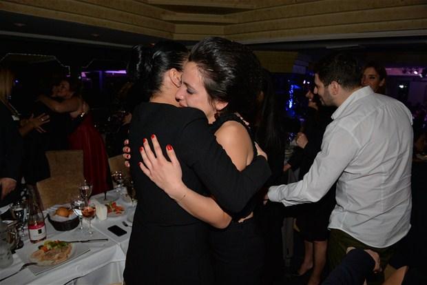 Zehra Çilingiroğlu saçını Rihanna modeli yaptı