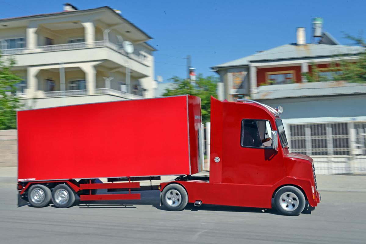 Türkiye'nin ilk yerli TIR'ı köfteci dükkanı oluyor