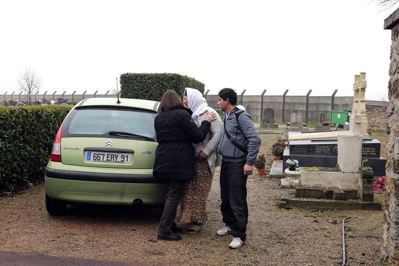 Fransa'da Roman bebeğe mezar yeri verilmedi iddiası