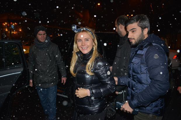 Ece Erken bebeğini Amerika'da doğuracak