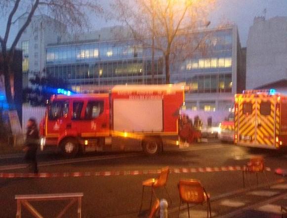 Paris'te polise yeni silahlı saldırı