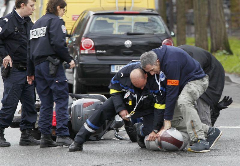 Fransa'da çifte rehine krizi sonrası kırmızı alarm