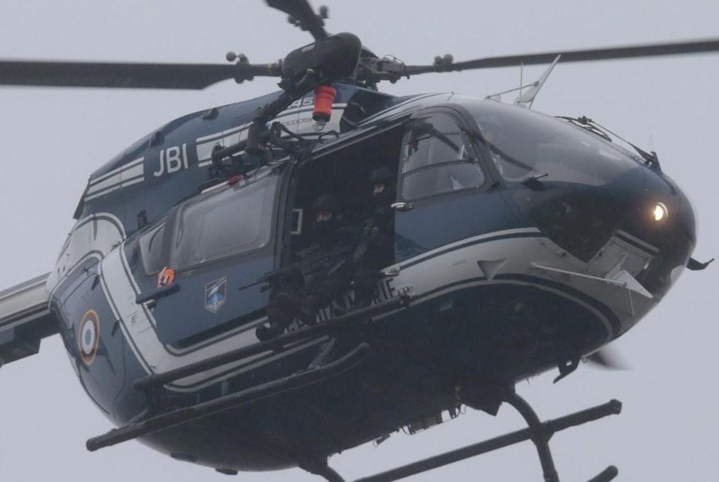 Charlie Hebdo zanlıları ile polis arasında kovalamaca