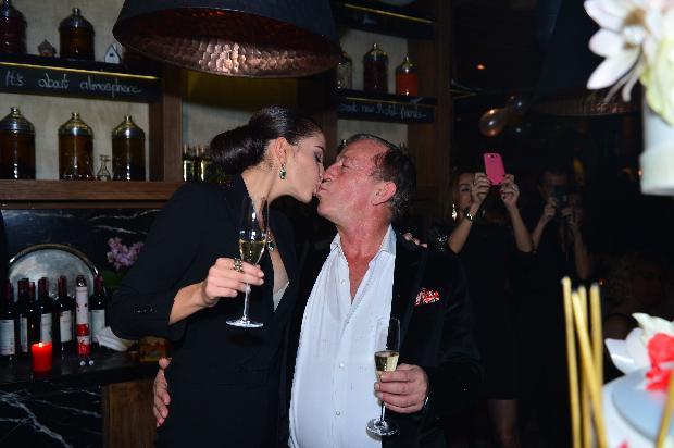 Ali Ağaoğlu Rus sevgilisini mutlu etti