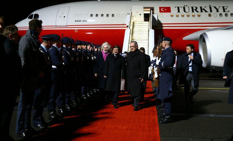 Davutoğlu Paris'ten ayrılarak Almanya'ya geçti