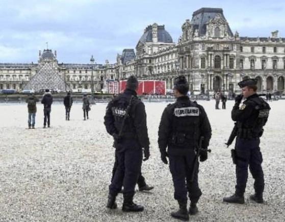 Fransa'da güvenlik önlemleri olağanüstü düzeyde İZLE