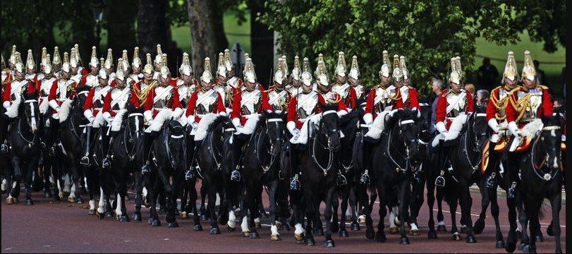 İngiliz Guardian sirk dedi