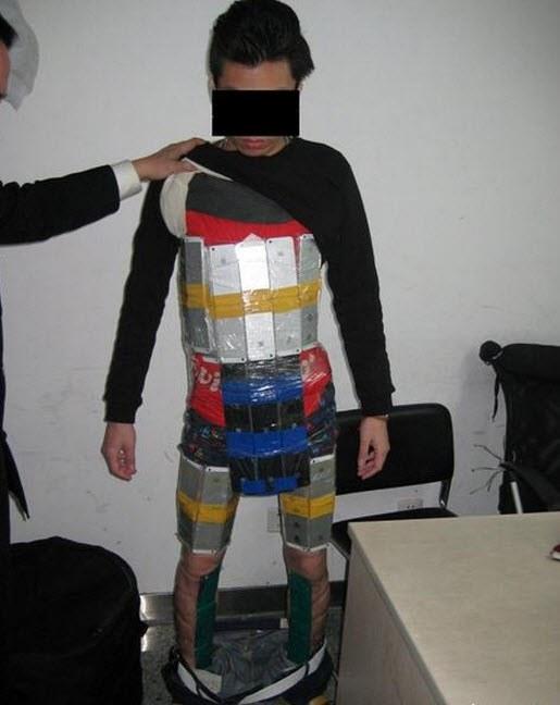 Çin'de iPhone kaçakçısı yakalandı