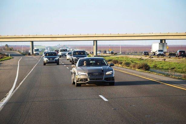 Audi sürücüsüz olarak 900 km gitti