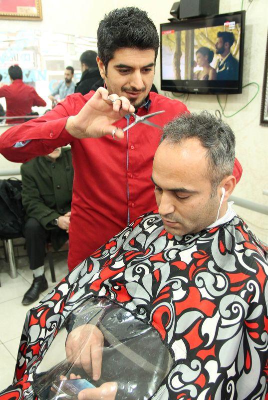 Elazığ'da akıllı tıraş önlüğü tasarlandı