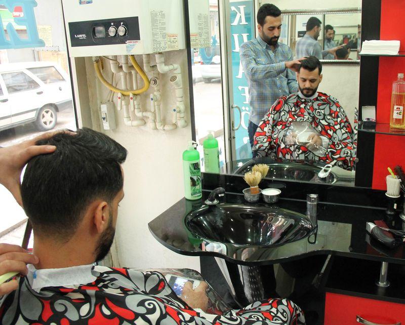 Elazığ'da akıllı tıraş önlüğü tasarlandı