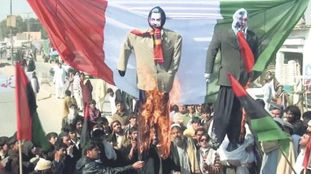 Pakistanlılardan bir garip Charlie Hebdo protestosu