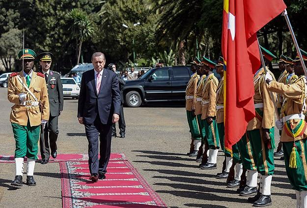 Cumhurbaşkanı Erdoğan Etiyopya'da törenle karşılandı