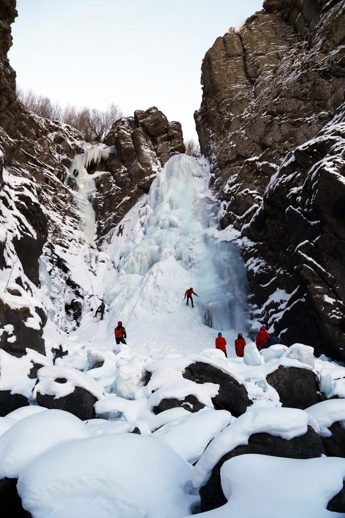 Erzurum'da Türkiye'nin en uzun buz şelalesi keşfedildi