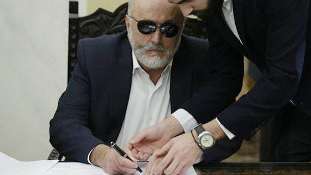 Yunanistan'da ilk kez görme engelli bakan görev yapacak