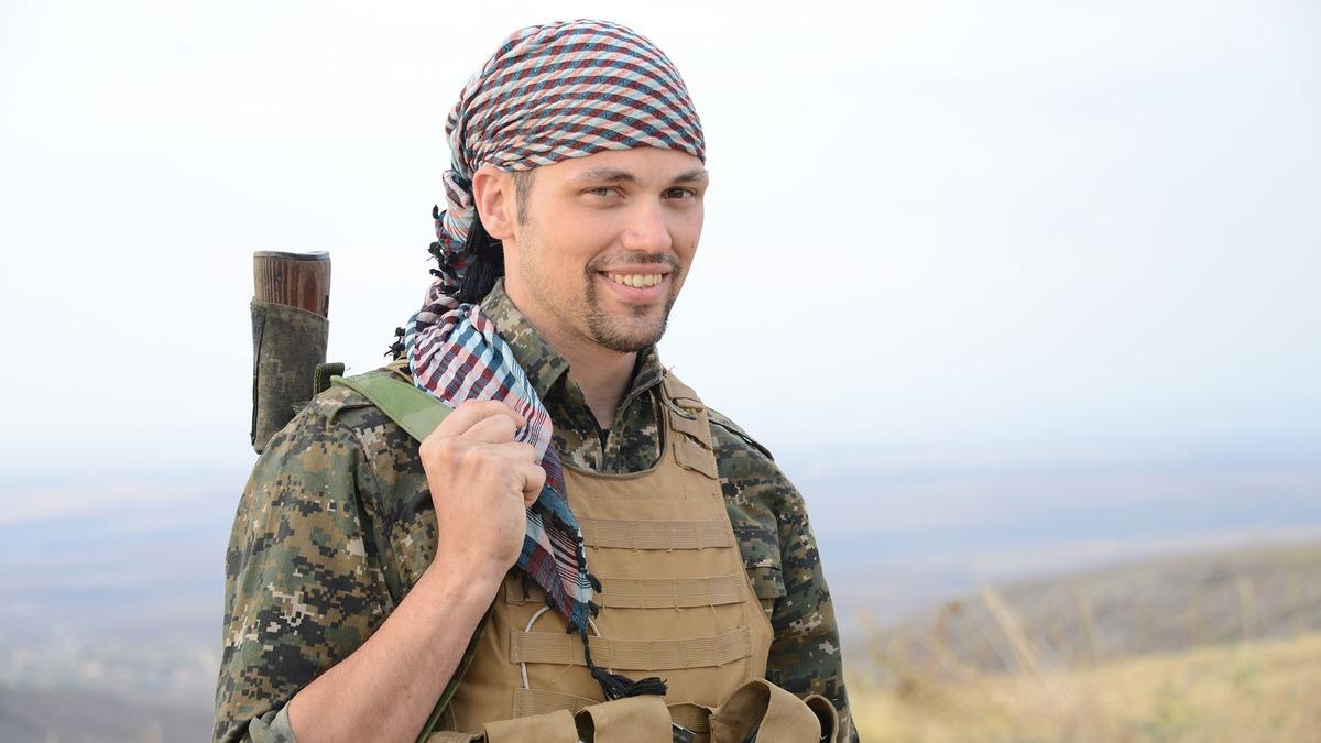 Kobani kutlamalarında dikkat çeken pankart