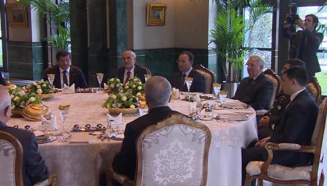 Erdoğan Cumhurbaşkanlığı Sarayı’nda öğle yemeği verdi