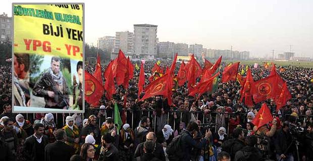 Kobani kutlamalarında dikkat çeken pankart