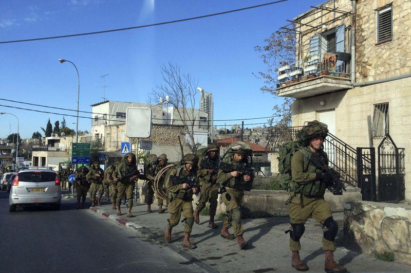 İsrail Lübnan sınırına asker yığıyor