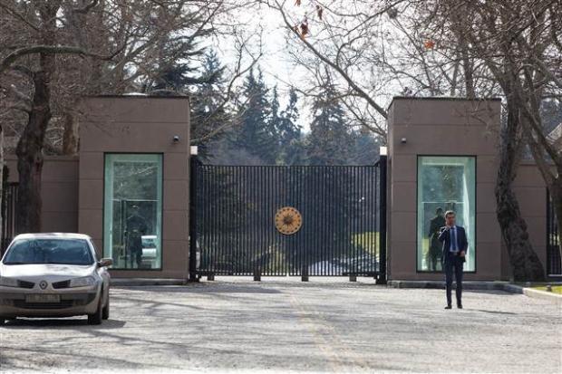 Çankaya Köşkü'nden Cumhurbaşkanlığı forsu söküldü