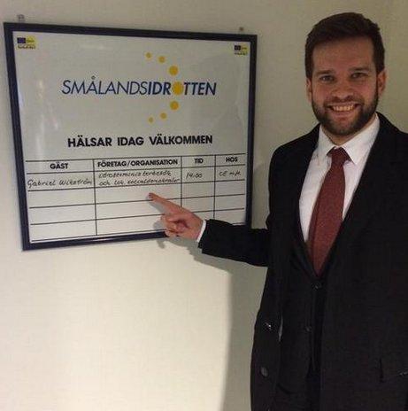 İsveç'in yakışıklı Sağlık Bakanı Wikström imaj değiştirdi