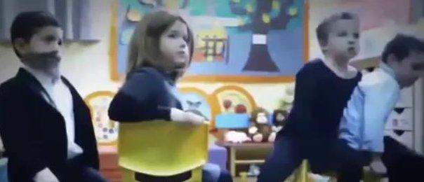 Netanyahu seçimler için bebek bakıcısı rolüne girdi