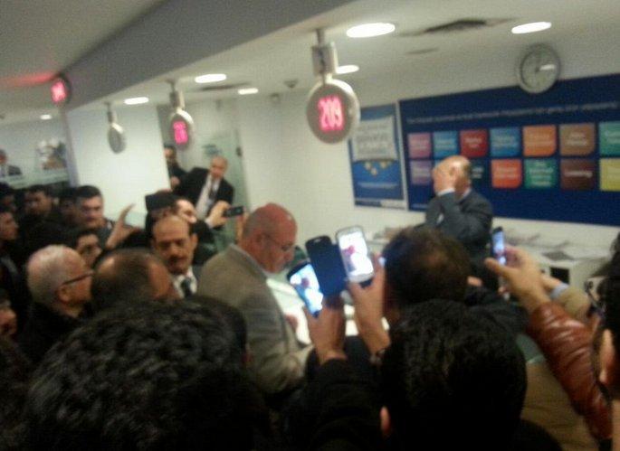 CHP'li Mahmut Tanal Bank Asya'da hesap açtı