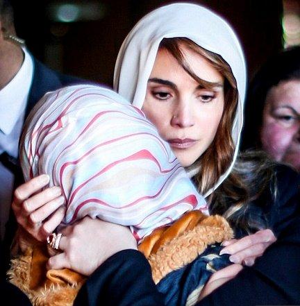 Ürdün Kraliyet ailesi öldürülen pilotun evine gitti