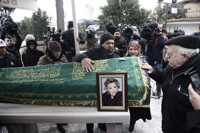 Müzeyyen Senar'ın cenaze töreni