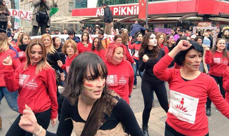 CHP'li Aylin Nazlıaka Özgecan için dans etti