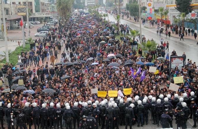 Mersin'de Özgecan için yürüyüş düzenlendi
