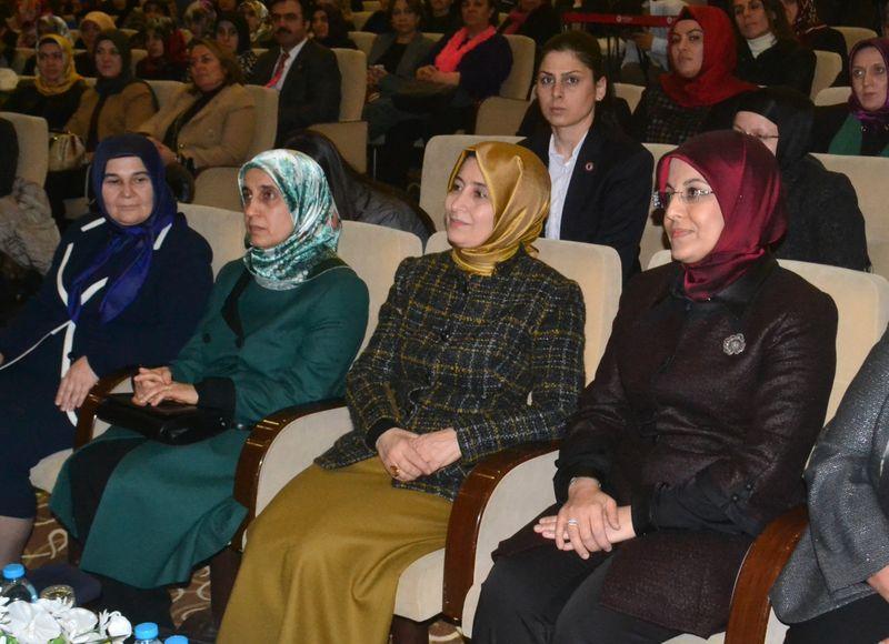 Sare Davutoğlu'ndan Özgecan açıklaması