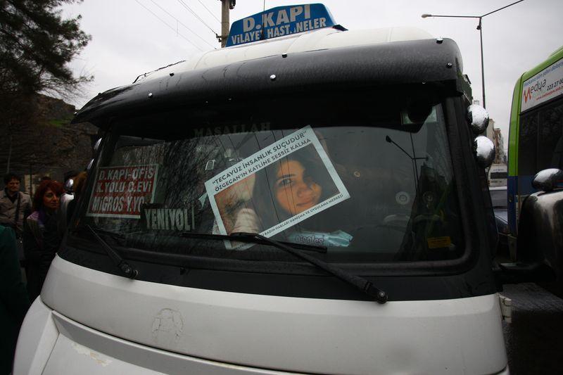 Diyarbakırlı dolmuş şoförlerinden Özgecan tepkisi