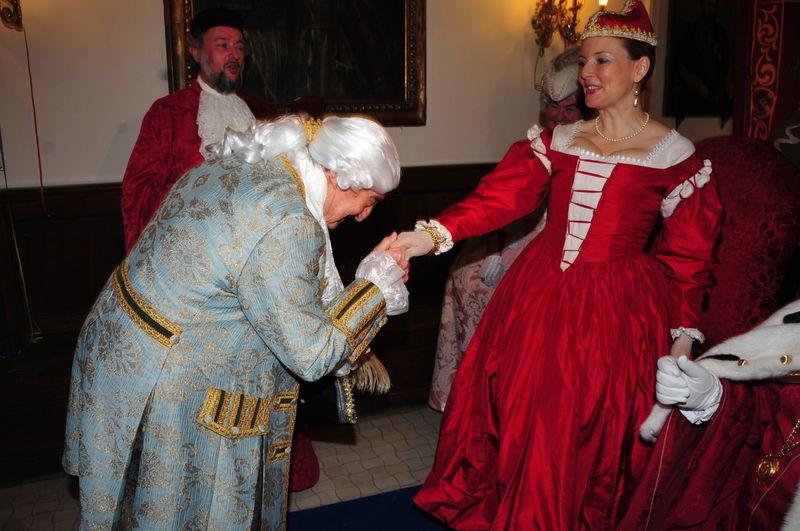 Venedik Sarayı'ndaki maskeli balonun yıldızı Rahmi Koç