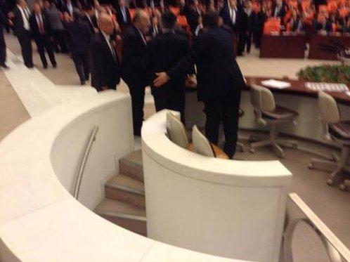 Meclis Genel Kurulu'nda yine kavga çıktı