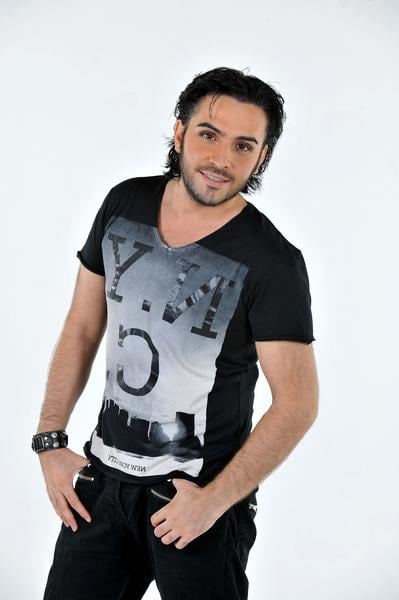 İsmail YK saçlarına perma yaptırdı