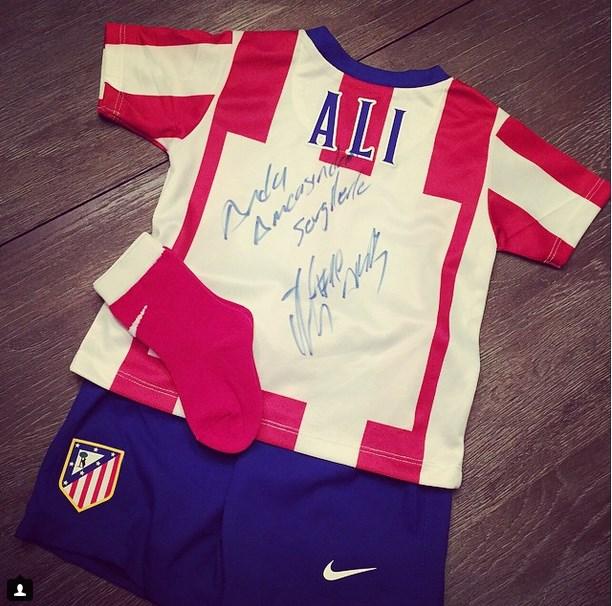 Arda'dan Ali Demir'e hediye