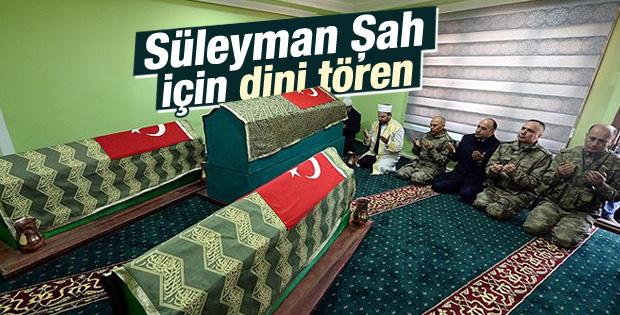 Hüseyin Aygün dua eden askerden rahatsız oldu