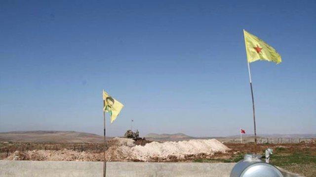 Türk bayrağı karşısında bulunan YPG bayrağı indirildi