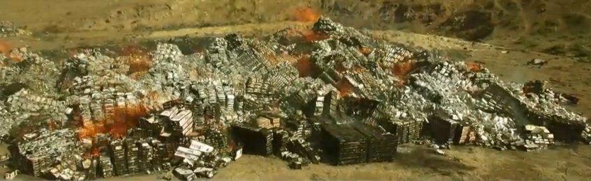 IŞİD Musul'daki bir müzede heykelleri yıktı