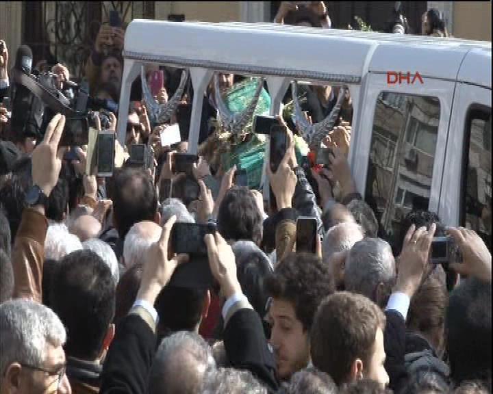 Yaşar Kemal son yolculuğuna uğurlandı