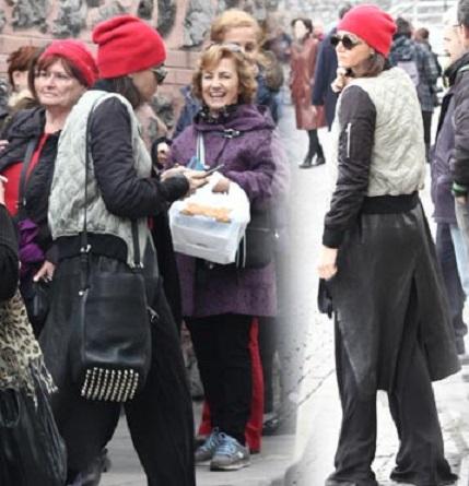 Eda Taşpınar kiliseye gitti